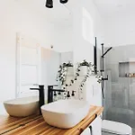 Voya - A Luxury Oasis In The Old Town Apartament
