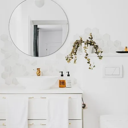 Voya - A Luxury Oasis In The Old Town Braşov