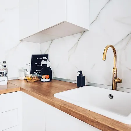 Voya - A Luxury Oasis In The Old Town Apartment *