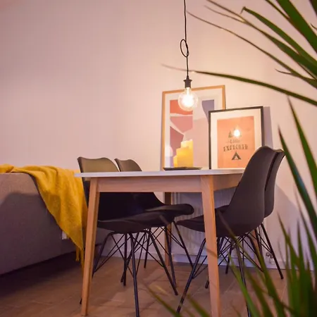 Voya - A Luxury Oasis In The Old Town Apartment *