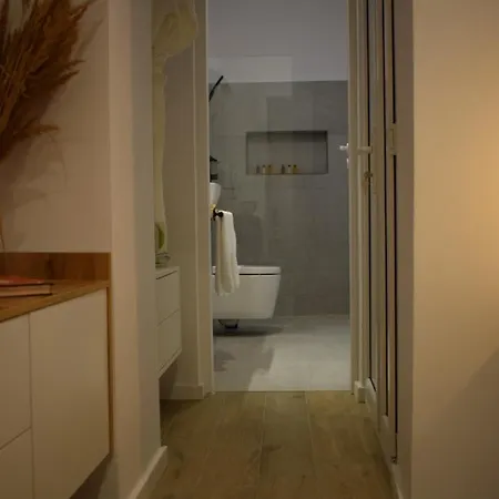 Voya - A Luxury Oasis In The Old Town *