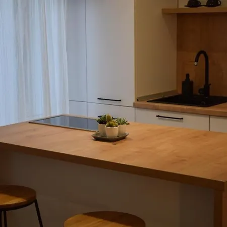 Voya - A Luxury Oasis In The Old Town Apartment *