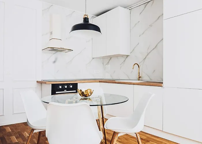 Voya - A Luxury Oasis In The Old Town Apartment Brasov